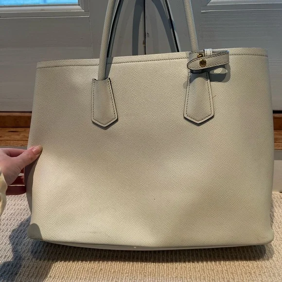 Prada Cuir Tote White - Picture 11 of 16